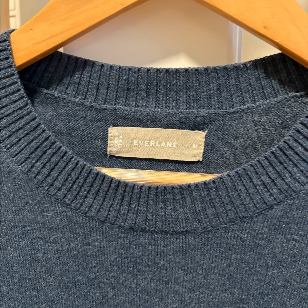 Men’s medium Everlane Classic Navy Crewneck Sweater